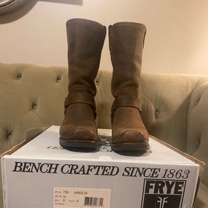 Excellent condition frye women’s harness boots brown leather